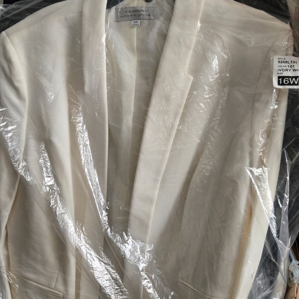 Womens Tahari Ivory Blazer - Size 16W - NWT - Picture 5 of 5
